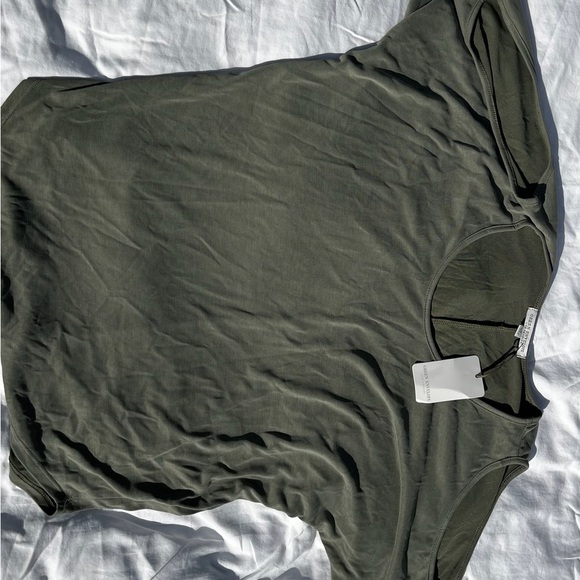 NEW WITH TAGS Green Envelope Open Shoulder Dress Shirt - Picture 4 of 4